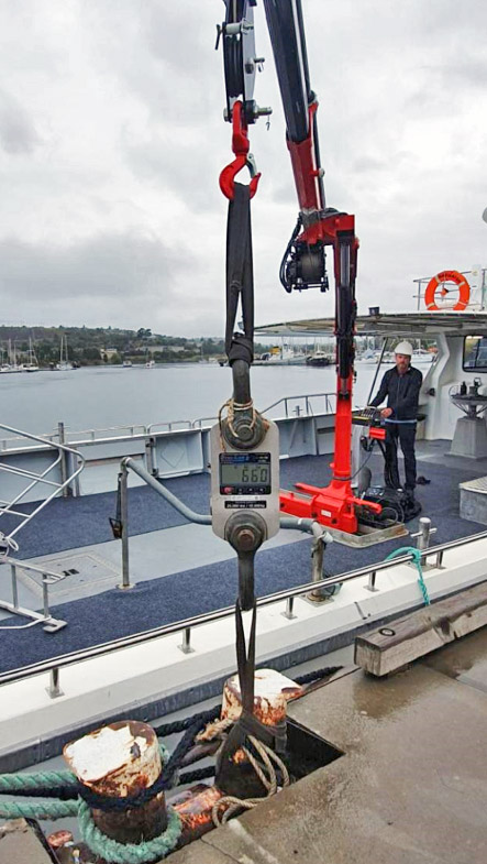 new-crane-hoist-fitted-to-navigator-seafood-maritime-training-hobart